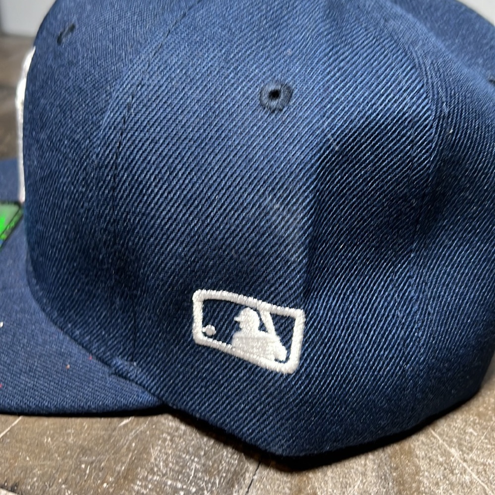 Wynn Snap-Back Headwear New York Yankees Baseball Cap Navy Blue and White NEW - Picture 4 of 6